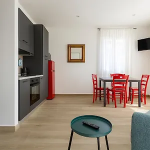 Le Belle Maison , Peschiera del Garda Italia